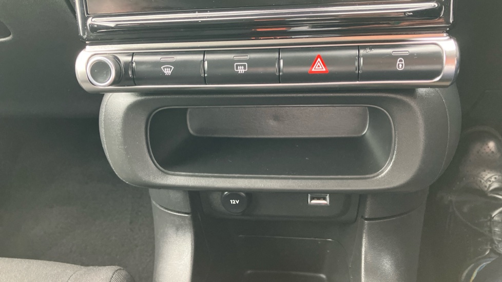 Citroen C3 1.2 PureTech Shine 5dr Petrol Hatchback - Image 39