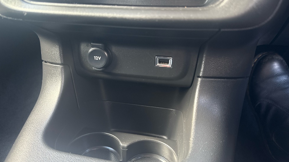 Citroen C3 1.2 PureTech C-Series Edition 5dr Petrol Hatchback - Image 36