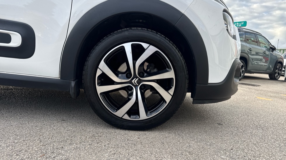 Citroen C3 1.2 PureTech Shine Plus 5dr Petrol Hatchback - Image 7