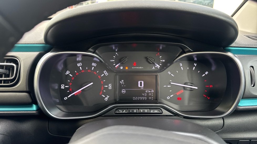 Citroen C3 1.2 PureTech Shine Plus 5dr Petrol Hatchback - Image 18