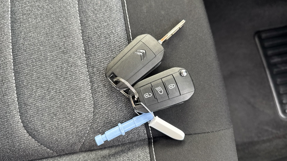 Citroen C3 1.2 PureTech Shine Plus 5dr Petrol Hatchback - Image 19