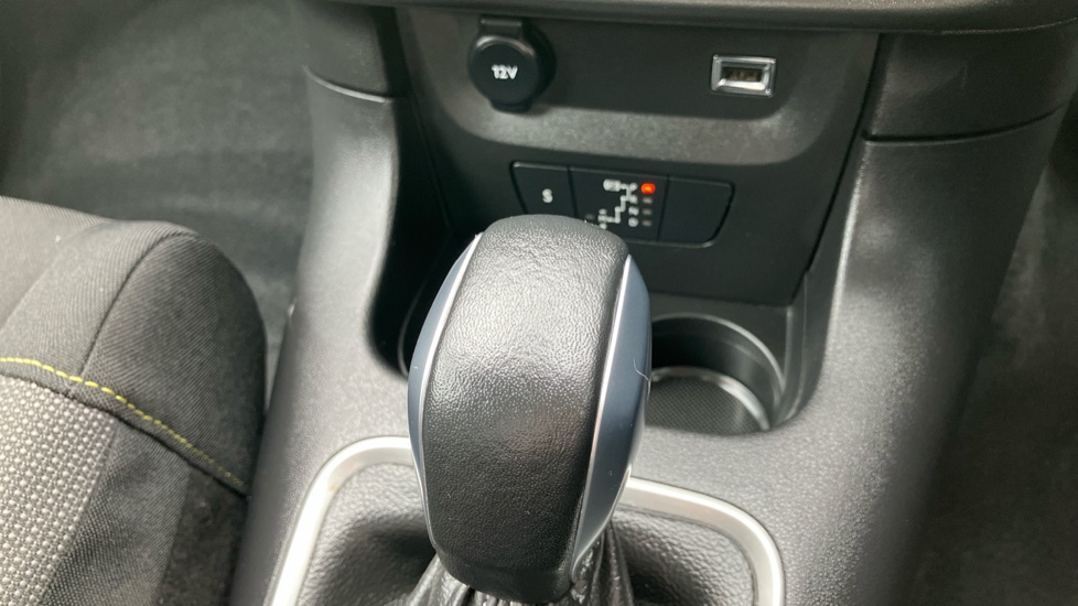 Citroen C3 1.2 PureTech 110 C-Series Edition 5dr EAT6 Petrol Hatchback - Image 13