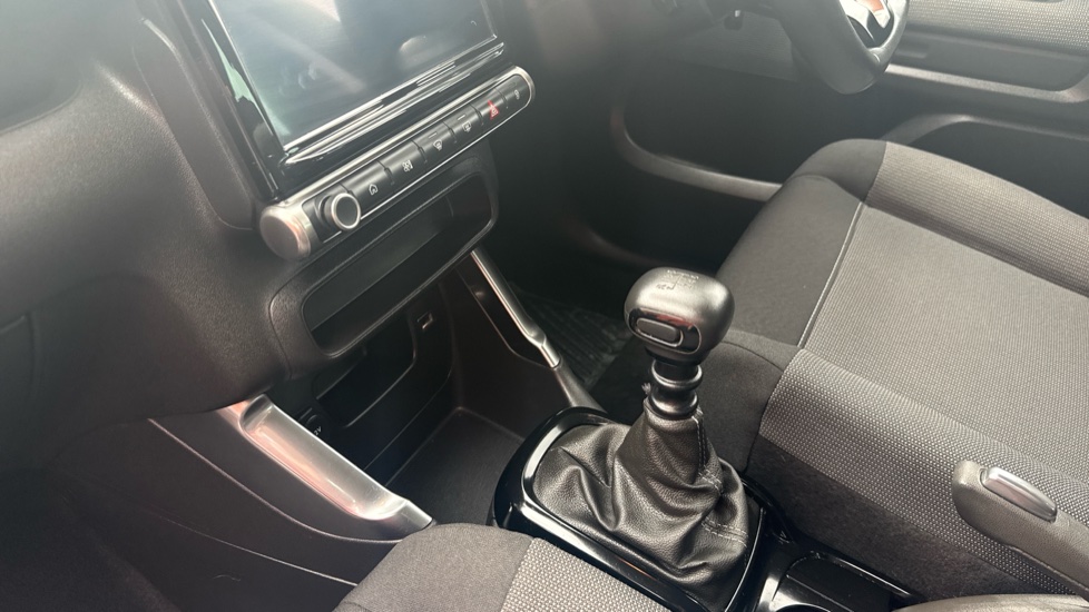 Citroen C3 Aircross 1.2 PureTech 110 Shine 5dr Petrol Hatchback - Image 13
