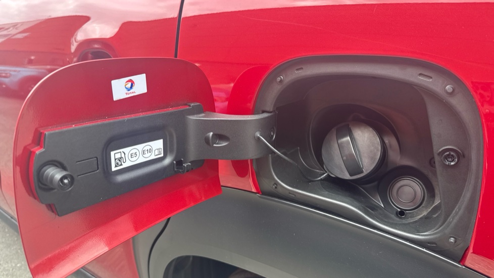 Citroen C3 Aircross 1.2 PureTech 110 Shine 5dr Petrol Hatchback - Image 21