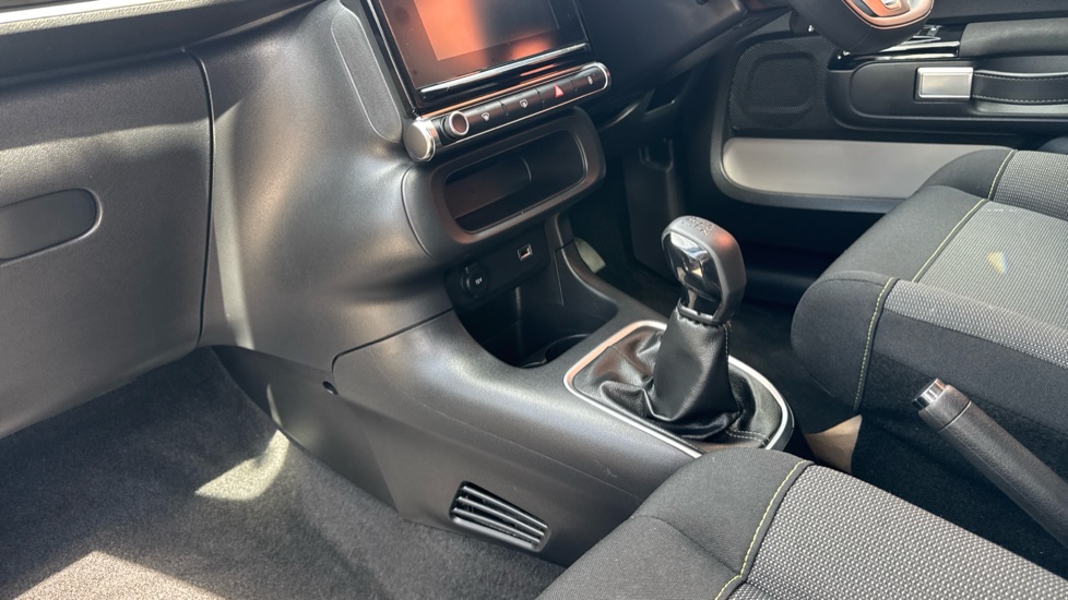 Citroen C3 1.2 PureTech C-Series Edition 5dr Petrol Hatchback - Image 13
