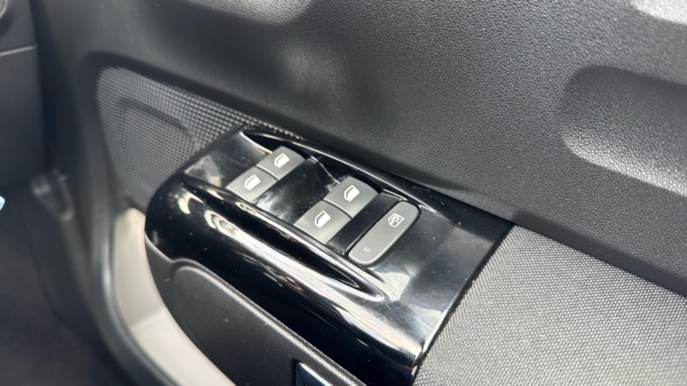 Citroen C3 1.2 PureTech C-Series Edition 5dr Petrol Hatchback - Image 26