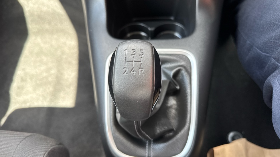 Citroen C3 1.2 PureTech C-Series Edition 5dr Petrol Hatchback - Image 32