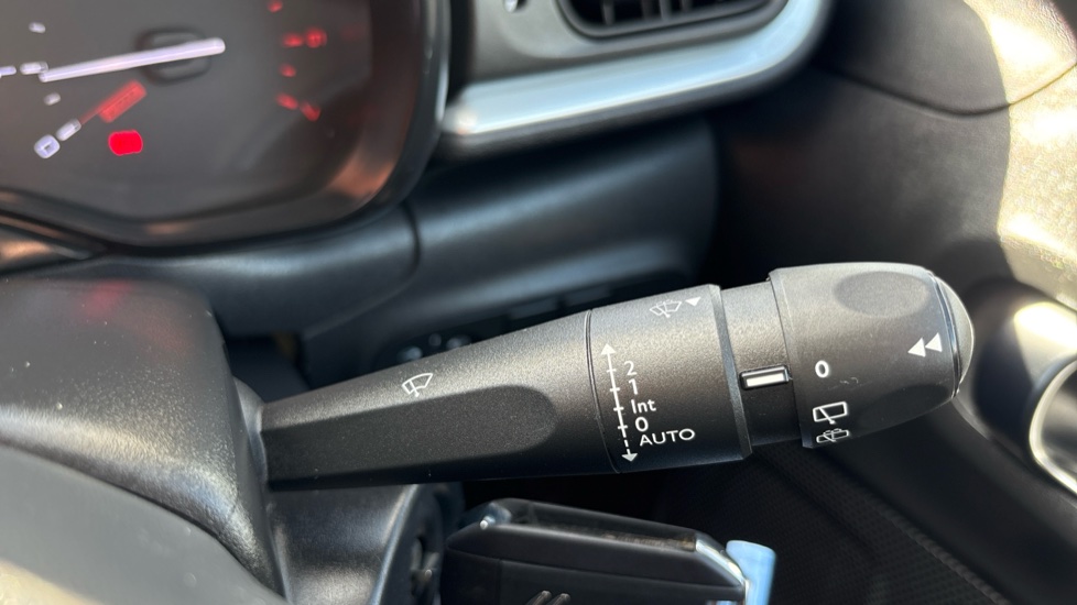 Citroen C3 1.2 PureTech Plus 5dr Petrol Hatchback - Image 28