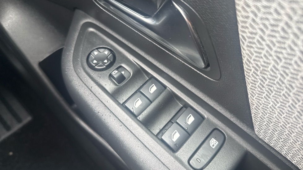 Citroen C4 1.2 PureTech You 5dr Petrol Hatchback - Image 23