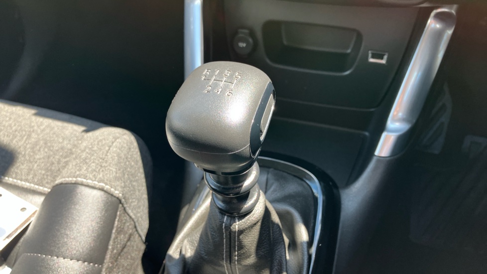 Citroen C3 Aircross 1.2 PureTech 110 Max 5dr Petrol Hatchback - Image 13