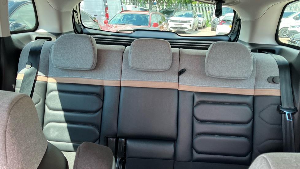 Citroen C3 Aircross 1.2 PureTech 110 Max 5dr Petrol Hatchback - Image 15