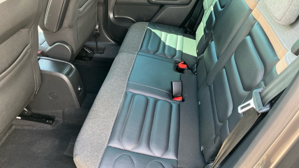 Citroen C3 Aircross 1.2 PureTech 110 Max 5dr Petrol Hatchback - Image 16