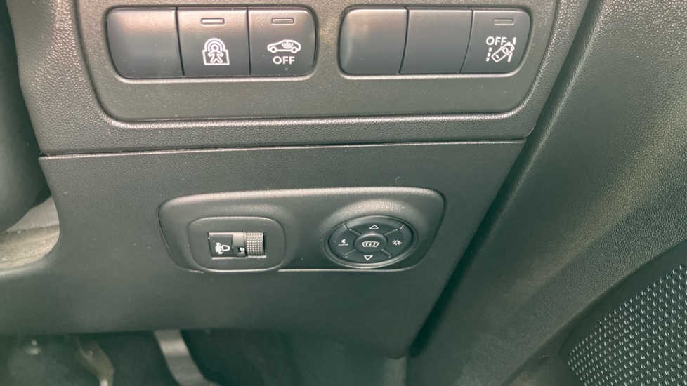 Citroen C3 Aircross 1.2 PureTech 110 Max 5dr Petrol Hatchback - Image 26