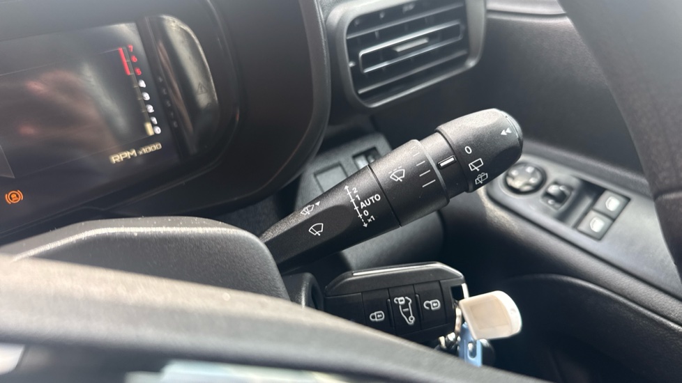 Citroen Berlingo 1.5 D 100 Plus M 5dr Diesel Estate - Image 25