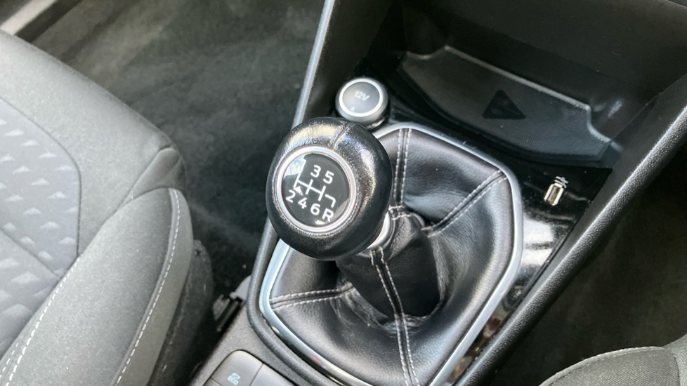 Ford Fiesta 1.0 EcoBoost Zetec 3dr Petrol Hatchback - Image 13