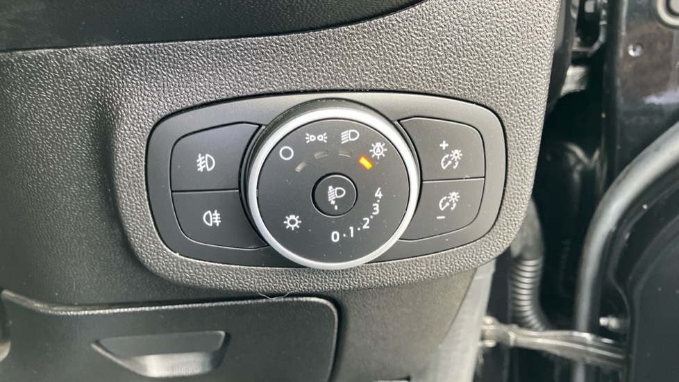 Ford Fiesta 1.0 EcoBoost Zetec 3dr Petrol Hatchback - Image 22