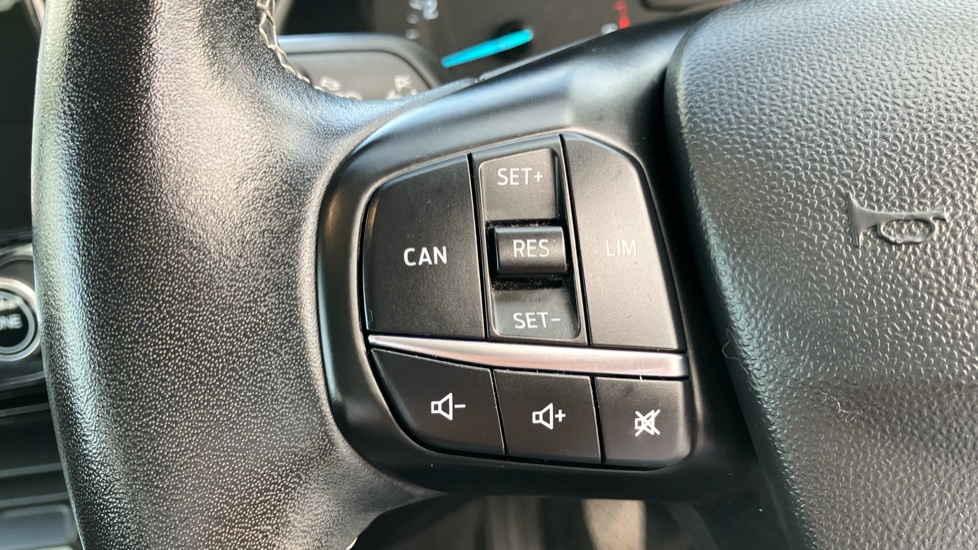 Ford Fiesta 1.0 EcoBoost Zetec 3dr Petrol Hatchback - Image 24