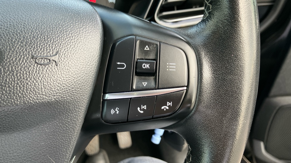 Ford Fiesta 1.0 EcoBoost Zetec 3dr Petrol Hatchback - Image 25