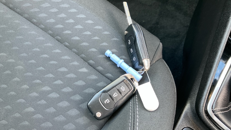 Ford Fiesta 1.0 EcoBoost Zetec 3dr Petrol Hatchback - Image 33