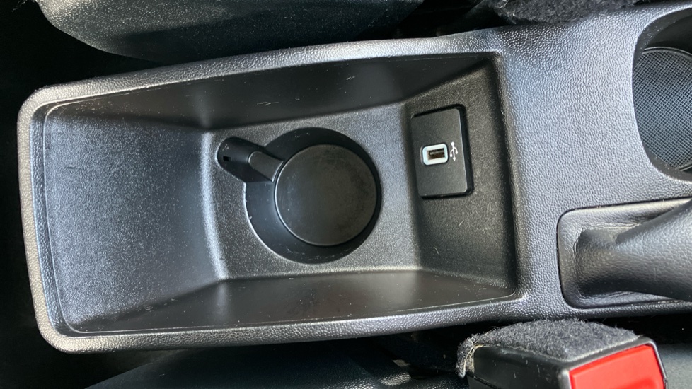 Ford Fiesta 1.0 EcoBoost Zetec 3dr Petrol Hatchback - Image 34