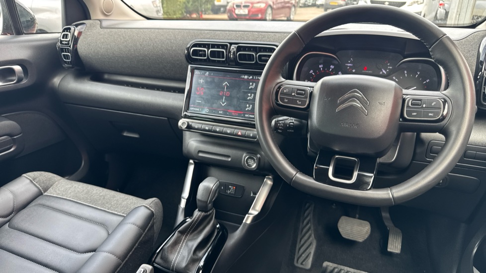 Citroen C3 Aircross 1.2 PureTech 130 Shine Plus 5dr EAT6 Petrol Hatchback - Image 11