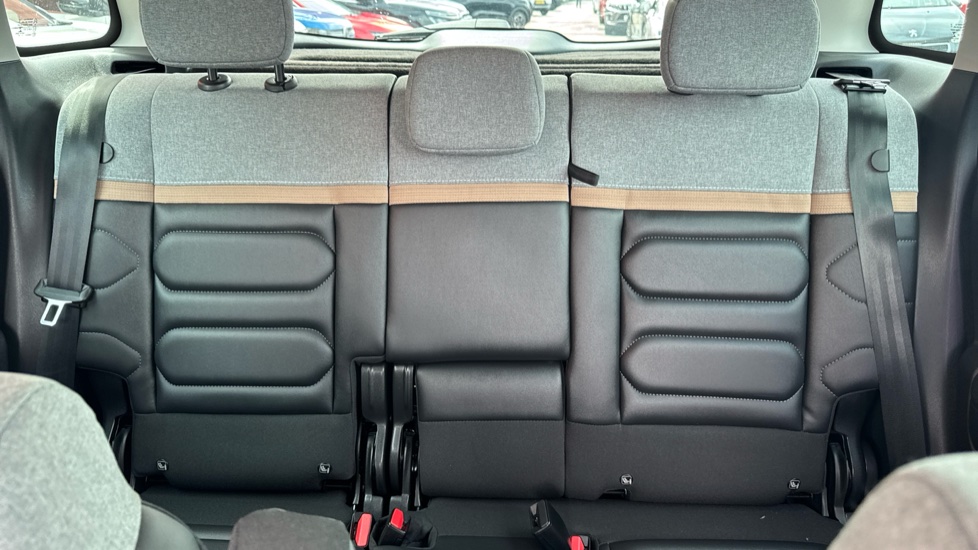 Citroen C3 Aircross 1.2 PureTech 130 Shine Plus 5dr EAT6 Petrol Hatchback - Image 15