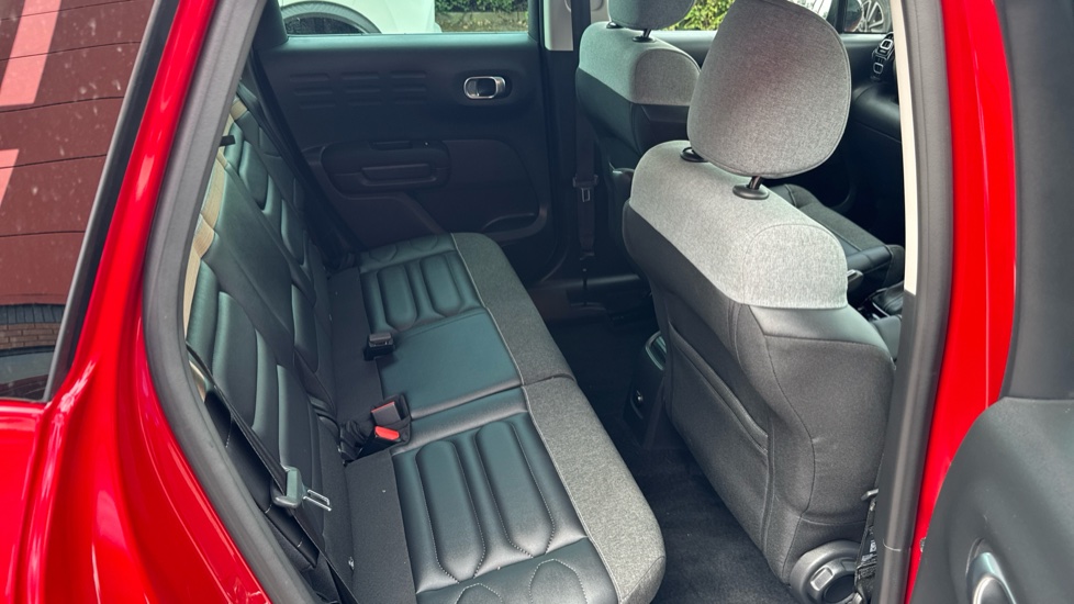 Citroen C3 Aircross 1.2 PureTech 130 Shine Plus 5dr EAT6 Petrol Hatchback - Image 16