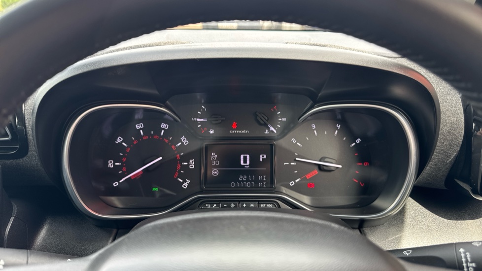 Citroen C3 Aircross 1.2 PureTech 130 Shine Plus 5dr EAT6 Petrol Hatchback - Image 18