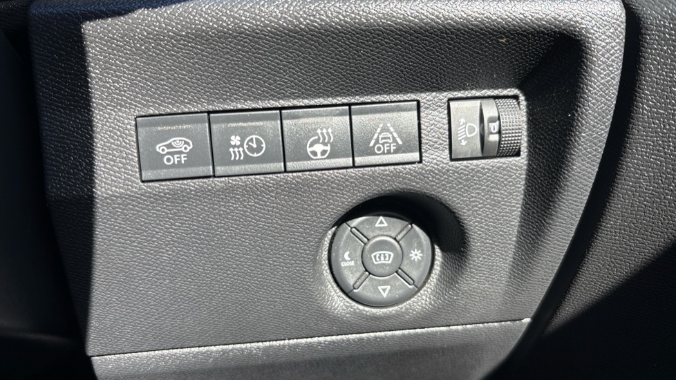 Citroen C4 100kW Shine Plus 50kWh 5dr Auto Electric Hatchback - Image 28
