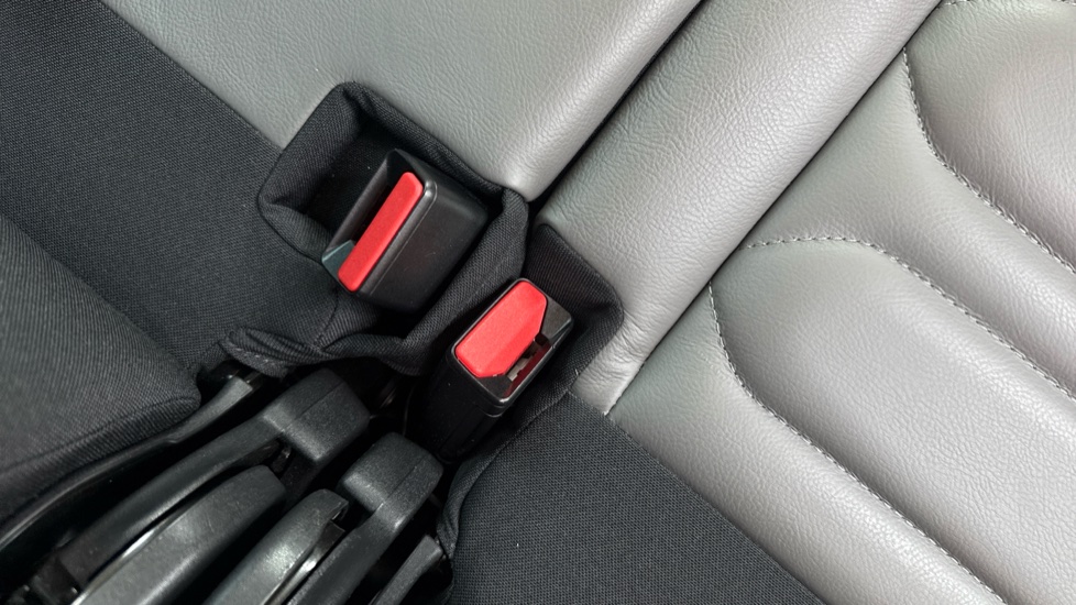 Citroen C3 Aircross 1.2 PureTech 130 Shine Plus 5dr EAT6 Petrol Hatchback - Image 17