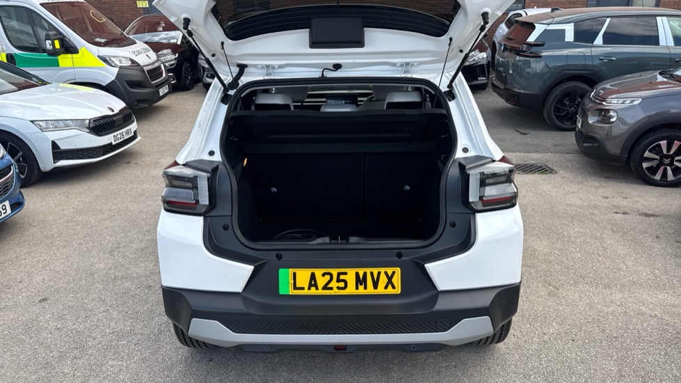 Citroen C3 83kW Max 44kWh 5dr Auto Electric Hatchback - Image 4