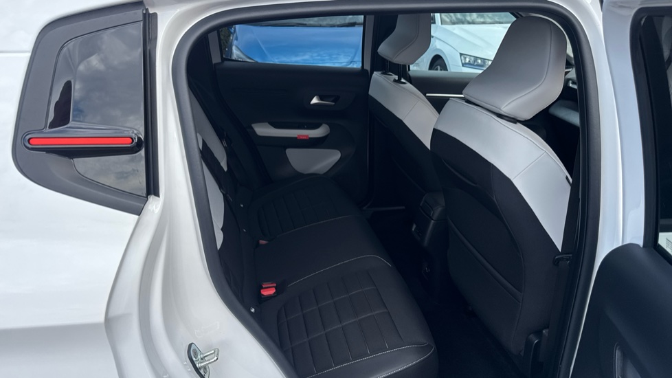 Citroen C3 83kW Max 44kWh 5dr Auto Electric Hatchback - Image 16