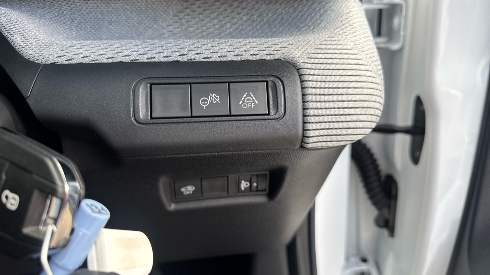 Citroen C3 83kW Max 44kWh 5dr Auto Electric Hatchback - Image 25