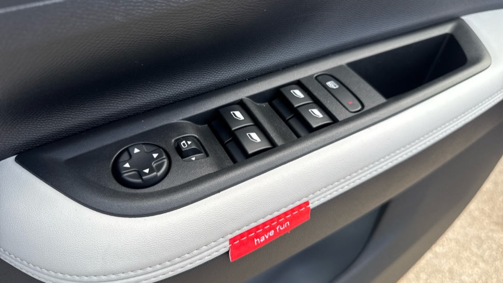 Citroen C3 83kW Max 44kWh 5dr Auto Electric Hatchback - Image 26