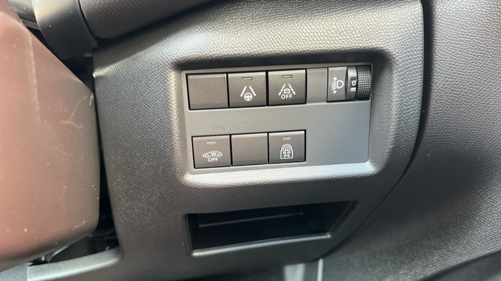 Citroen C5 Aircross 1.2 PureTech C-Series Edition 5dr EAT8 Petrol Hatchback - Image 26