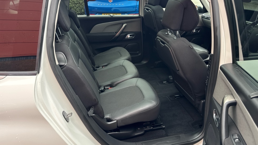 Citroen Grand C4 1.5 BlueHDi 130 Shine 5dr EAT8 Diesel Estate - Image 16