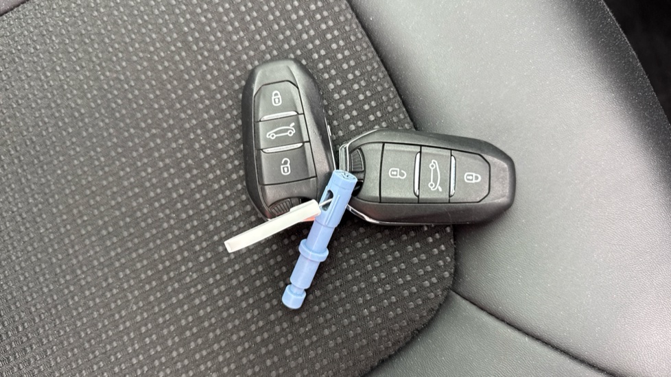 Citroen Grand C4 1.5 BlueHDi 130 Shine 5dr EAT8 Diesel Estate - Image 19