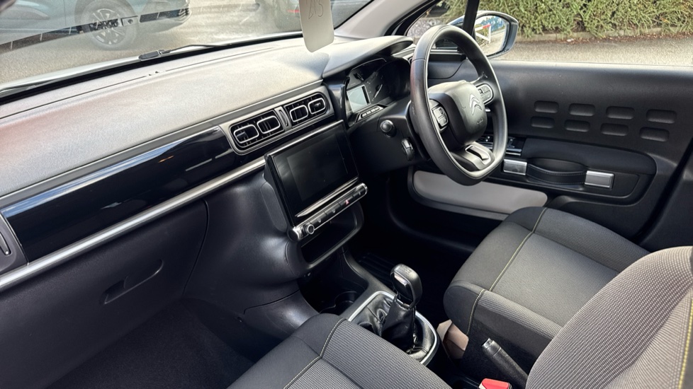 Citroen C3 1.2 PureTech Plus 5dr Petrol Hatchback - Image 9