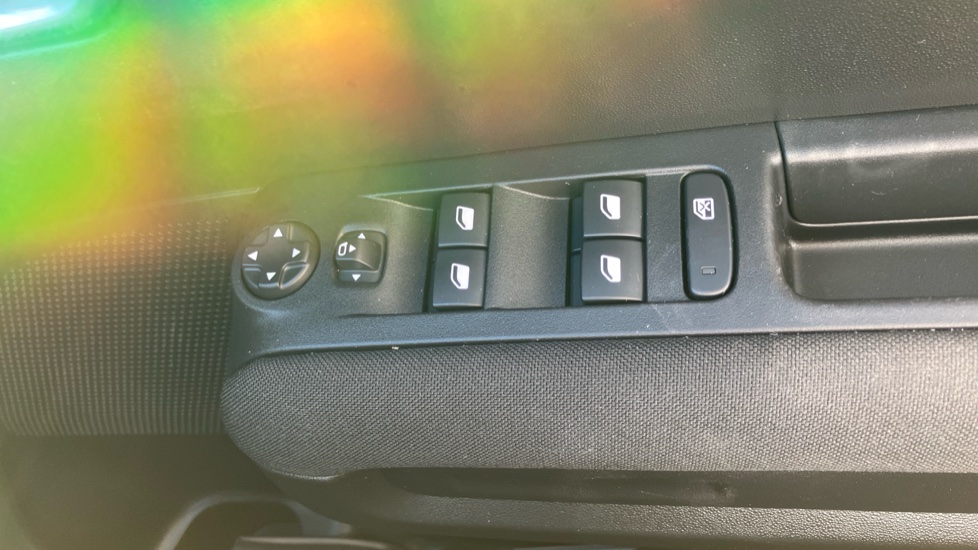 Citroen C3 Aircross 1.2 PureTech 130 Max 5dr EAT6 Petrol Hatchback - Image 23