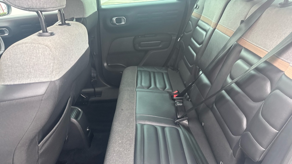 Citroen C3 Aircross 1.2 PureTech 110 Shine Plus 5dr Petrol Hatchback - Image 16