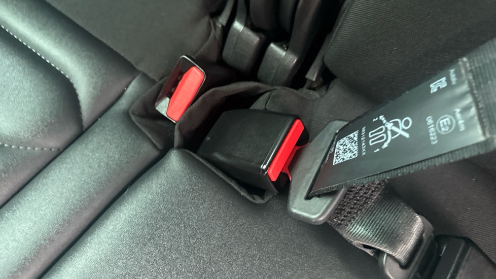 Citroen C3 Aircross 1.2 PureTech 110 Shine Plus 5dr Petrol Hatchback - Image 17