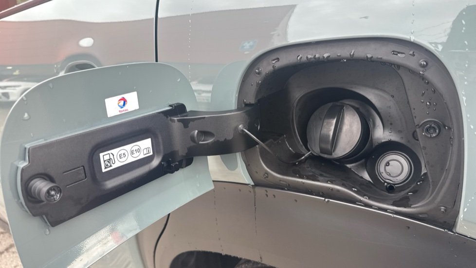Citroen C3 Aircross 1.2 PureTech 110 Shine Plus 5dr Petrol Hatchback - Image 19