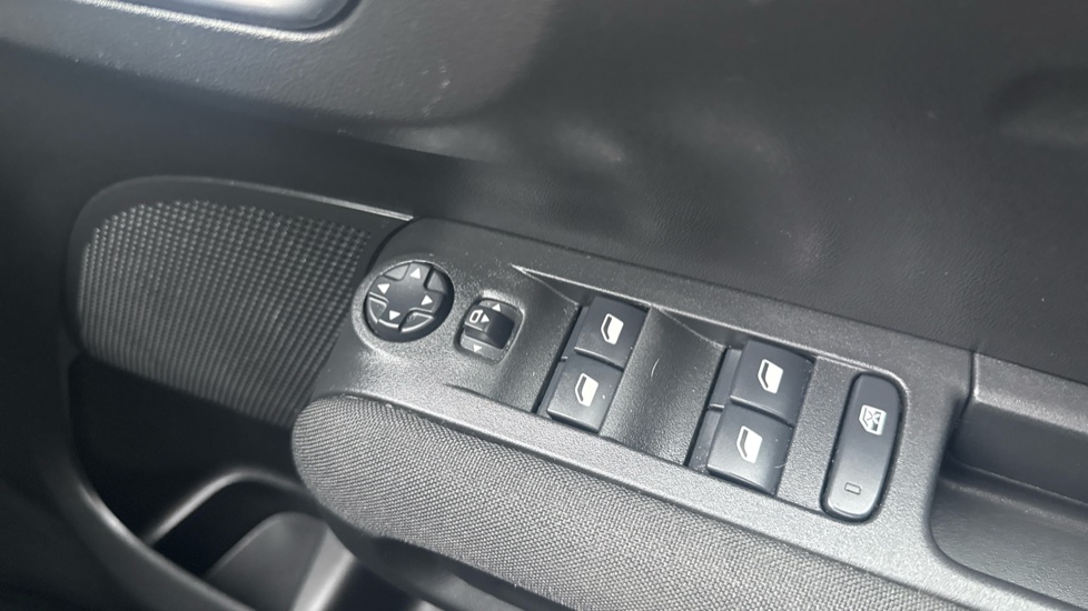 Citroen C3 Aircross 1.2 PureTech 110 Shine Plus 5dr Petrol Hatchback - Image 36