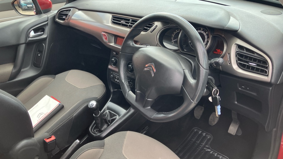 Citroen C3 1.2 PureTech VTR+ 5dr Petrol Hatchback - Image 11