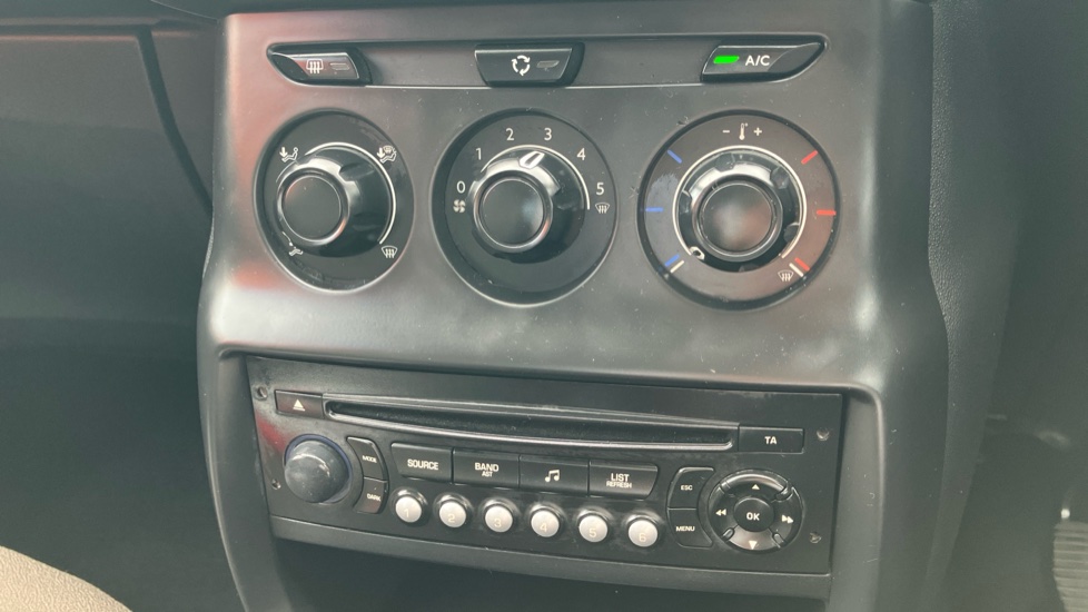 Citroen C3 1.2 PureTech VTR+ 5dr Petrol Hatchback - Image 21