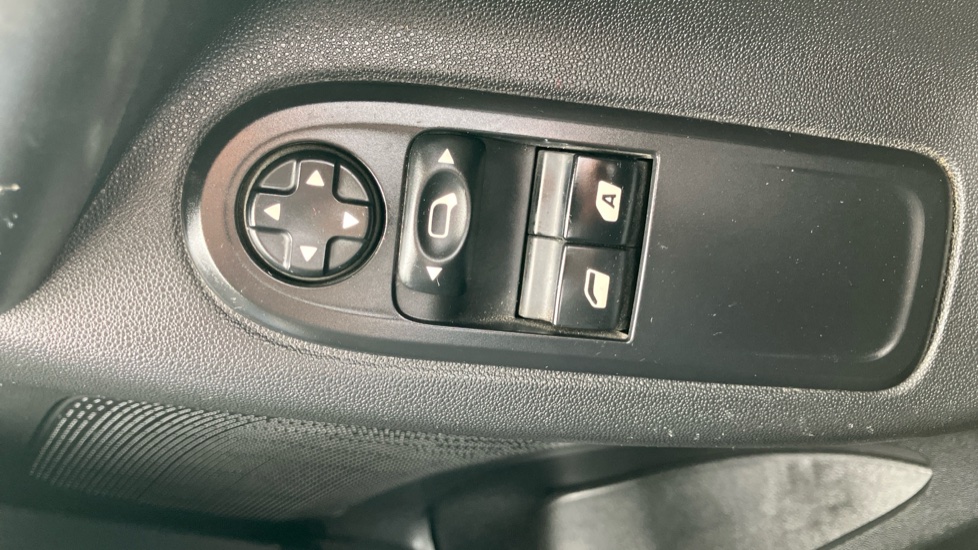 Citroen C3 1.2 PureTech VTR+ 5dr Petrol Hatchback - Image 23
