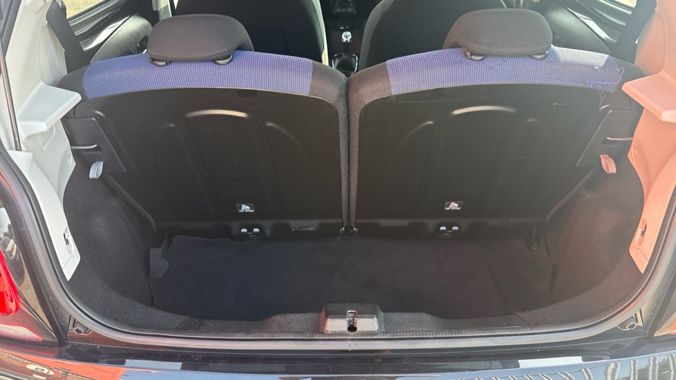 Citroen C1 1.0 VTi 72 JCC+ 5dr Petrol Hatchback - Image 4