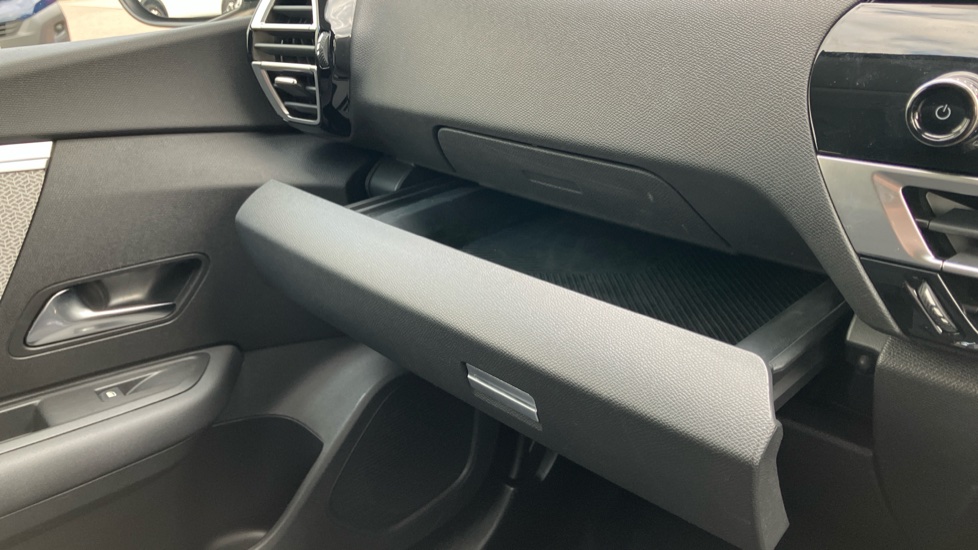 Citroen C4 100kW E-series 50kWh 5dr Auto Electric Hatchback - Image 31