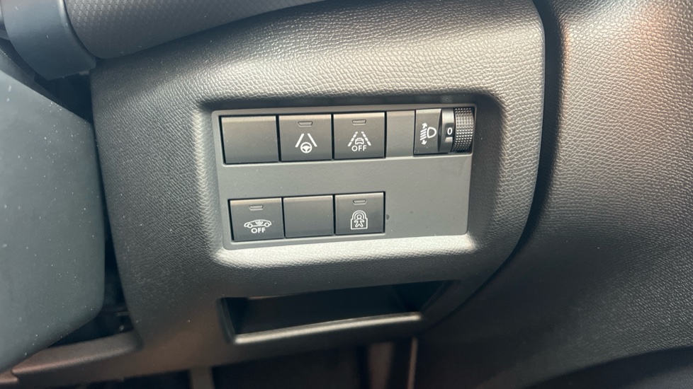 Citroen C5 Aircross 1.5D Max Edition 5dr Auto Diesel Hatchback - Image 33