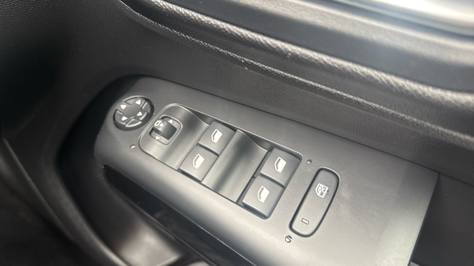 Citroen C5 Aircross 1.2 PureTech C-Series Edition 5dr Petrol Hatchback - Image 26